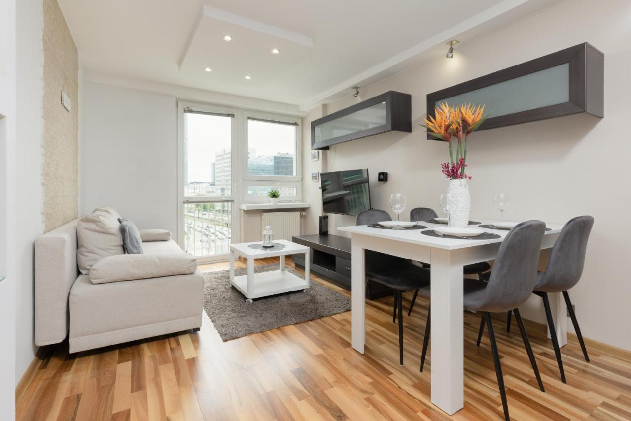Appartement Jana Pawla Ii Next To The Metro By Renters