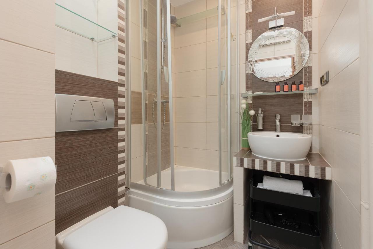 Appartement Jana Pawla Ii Next To The Metro By Renters *